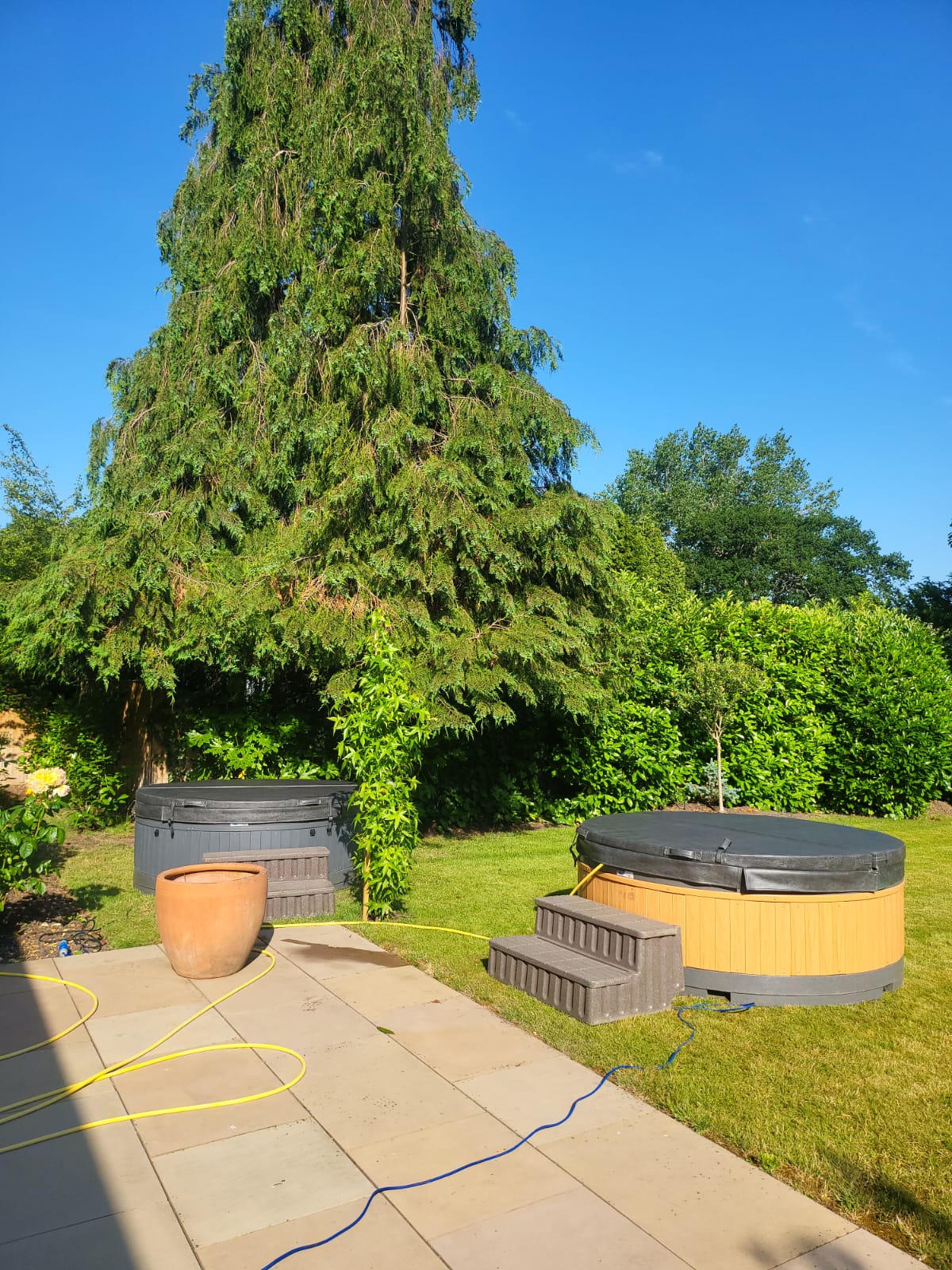 Quattro Hot Tub Hire