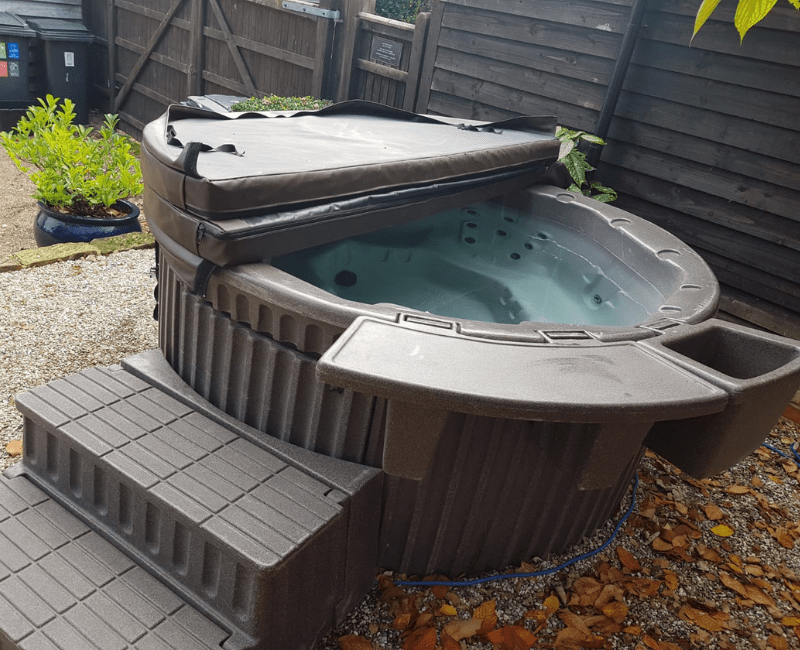 Quattro Hot Tub Hire