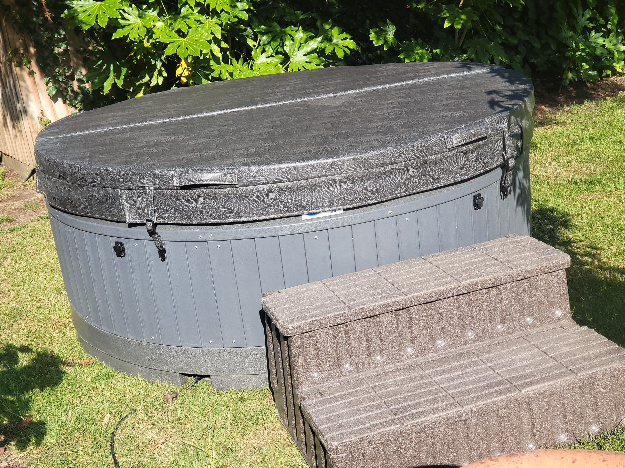 Quattro Hot Tub Hire