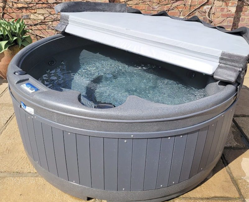 Antigua Hot Tub